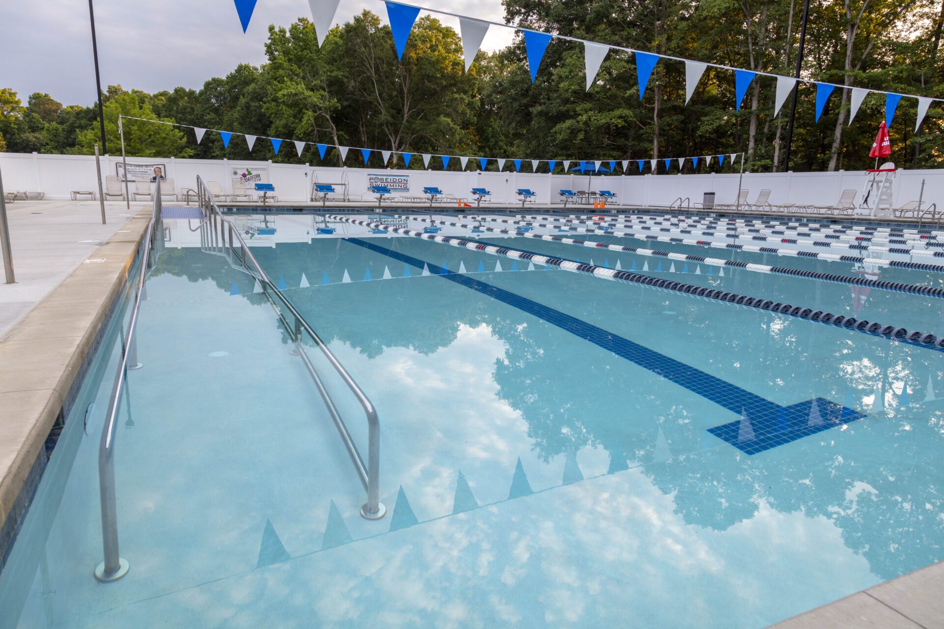 Woodlake Community Pool Complex